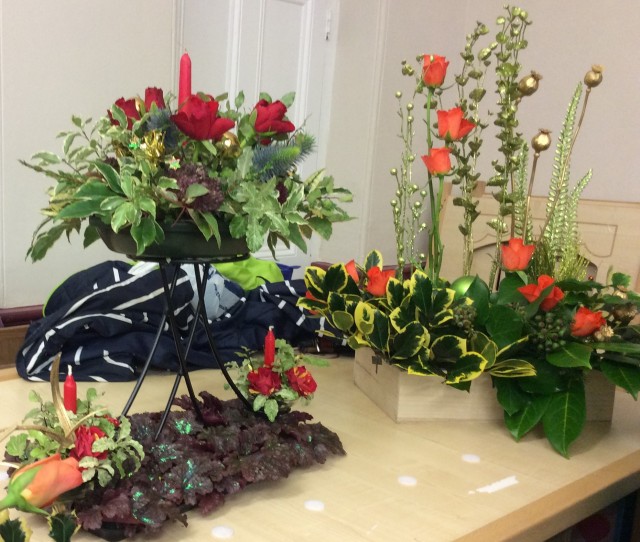 Flower arranging led by Lynne December 2018 - photo 3 Flower arranging led by Lynne December 2018 - photo 3